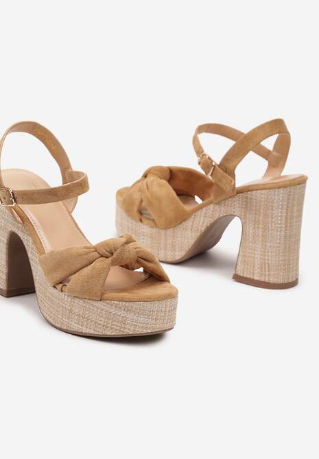 Brązowe Sandały w Stylu Boho na Słupku z Plecionką Wykończone Ozdobnym Supłem Franini