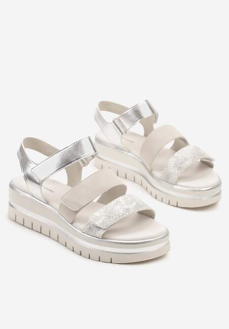 Szare Sandały na Niskiej Tłoczonej Platformie z Metalicznym Wykończeniem Weonea