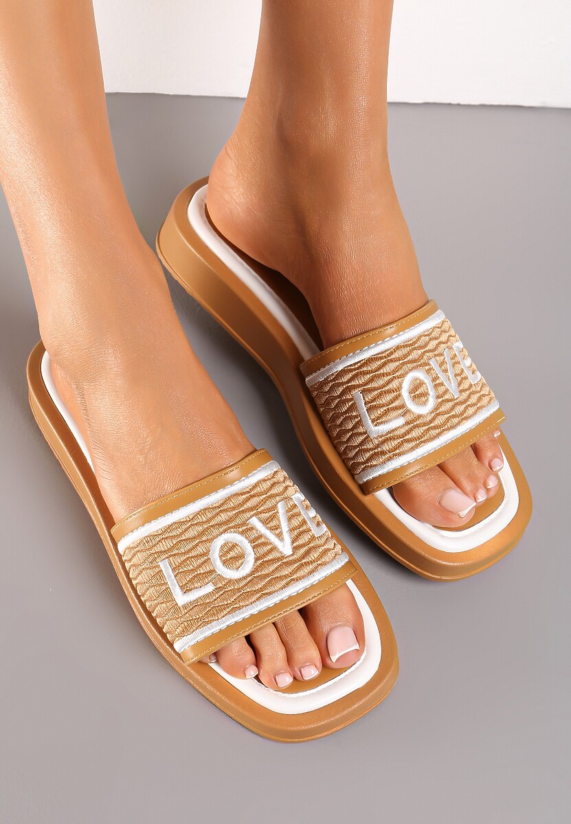 Brązowe Klapki z Ozdobnym Napisem na Cholewce i Noskiem w Kwadrat Optizoria