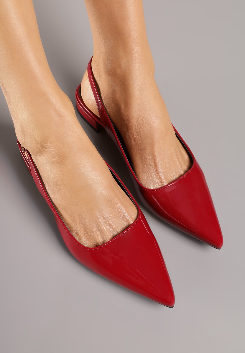 Bordowe Sandały Lakierowane na Płaskiej Podeszwie z Ozdobnym Paskiem Delaniael