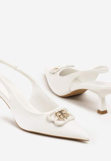 Białe Czółenka Sandały Vices na Kaczuszce Typu Slingback Ozdobione Metaliczną Aplikacją Lilarunea