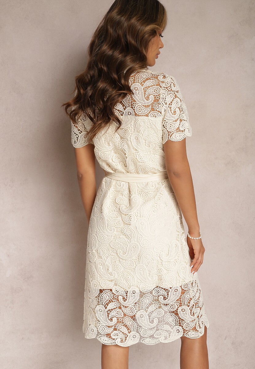 Jasnobeżowa Koronkowa Sukienka Koszulowa Midi z Paskiem Azariela