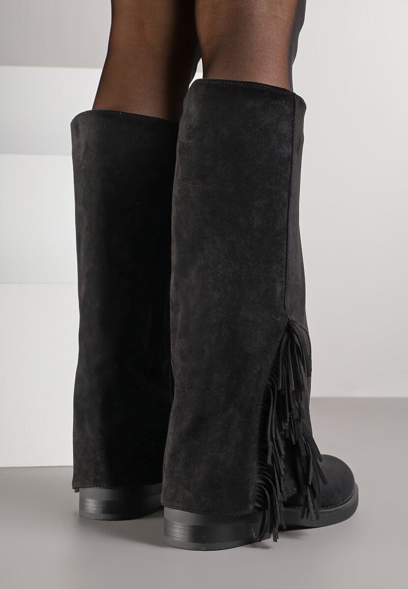 Czarne Kozaki Ozdobione Frędzlami i Wywiniętą Cholewką Reilevia