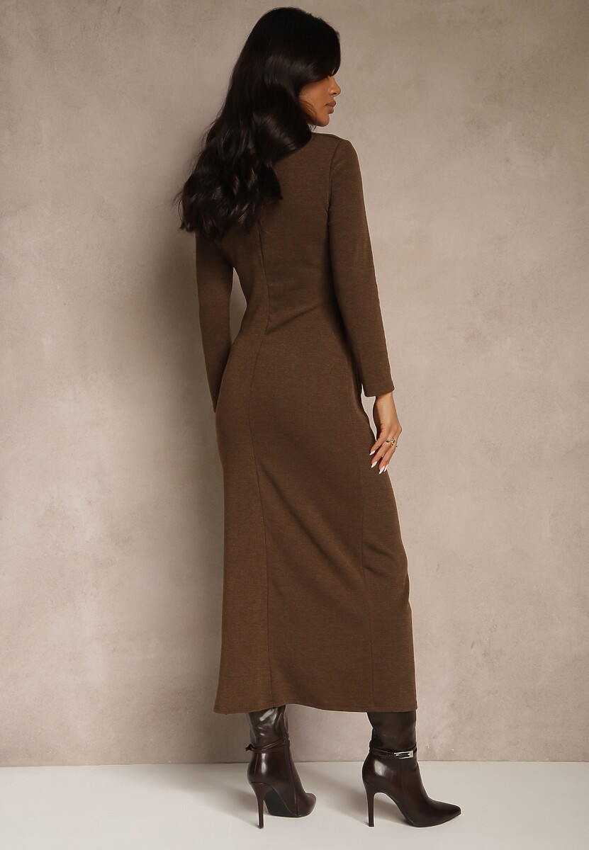 Brązowa Sukienka z Wiskozą Typu Bodycon Ozdobiona z Boku Aplikacją Tizarria