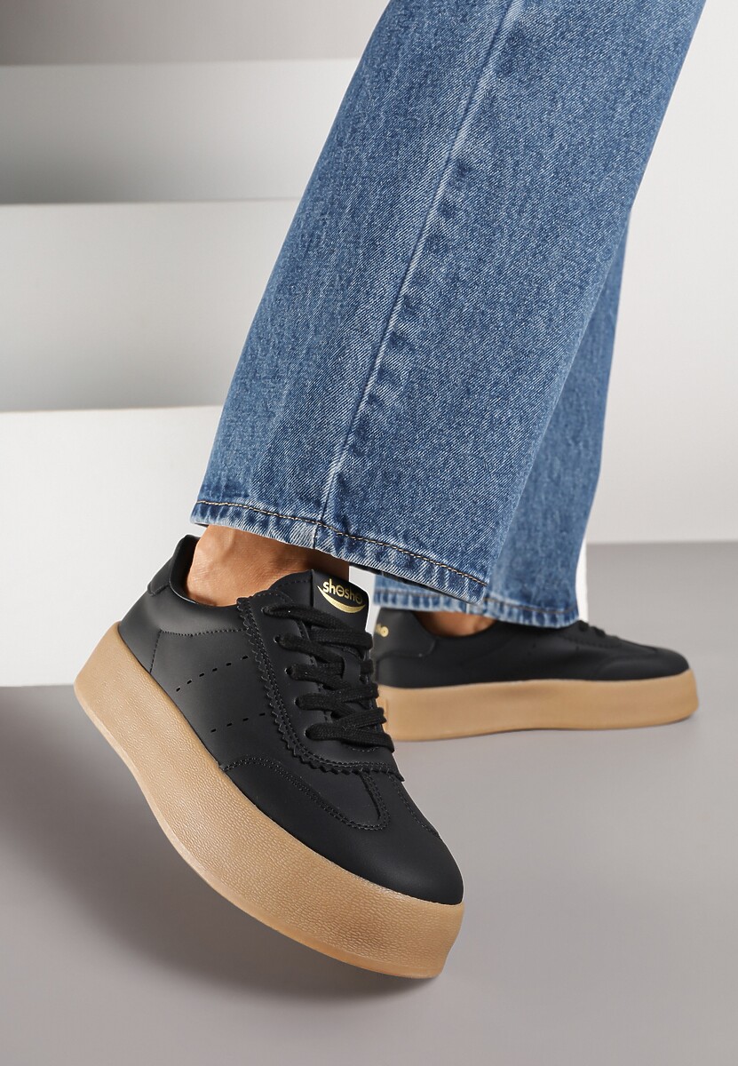 Czarne Sneakersy na Platformie Ozdobione Perforacją Haladina