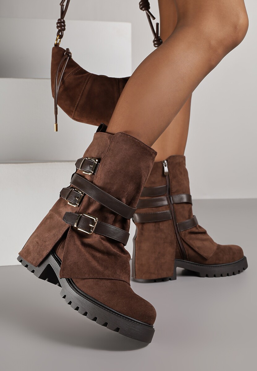 Ciemnobeżowe Botki Bikery Ozdobione Klamrami i Wywiniętą Cholewką Seride