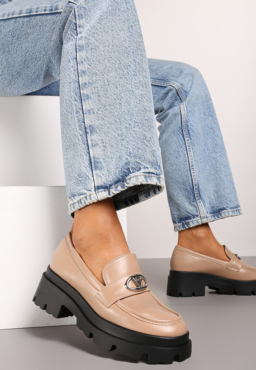 Ciemnobeżowe Mokasyny na Platformie Ozdobione Klamrą Kikilla