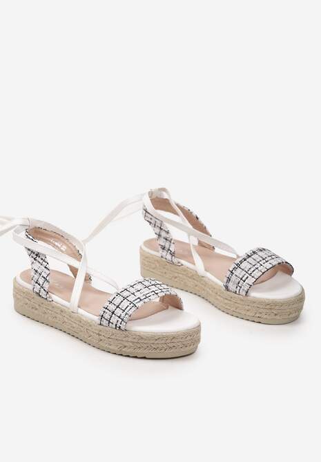 Białe Sandały na Niskiej Platformie z Plecionki i Ozdobnymi Sznureczkami Dazella
