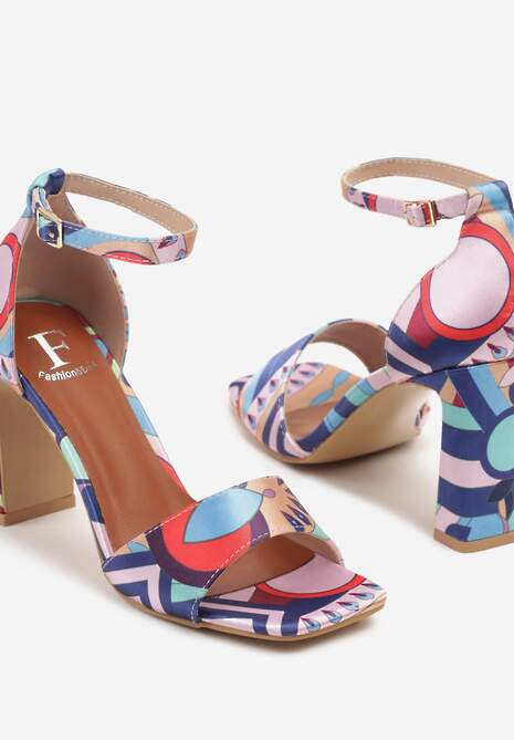 Różowe Sandały na Słupkowym Obcasie w Abstrakcyjny Print Haliones