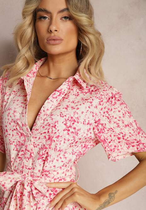 Różowa Sukienka o Koszulowym Kroju w Kwiaty z Materiałowym Paskiem Freria