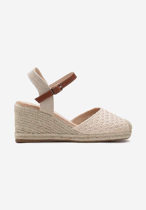 Beżowe Plecione Sandały na Koturnie z Kwadratowym Noskiem i Paskiem Przy Kostce Crilis