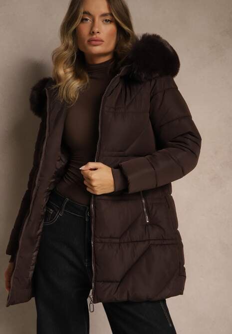 Brązowa Kurtka z Pikowanymi Przeszyciami i Kapturem z Futrem Anindrie