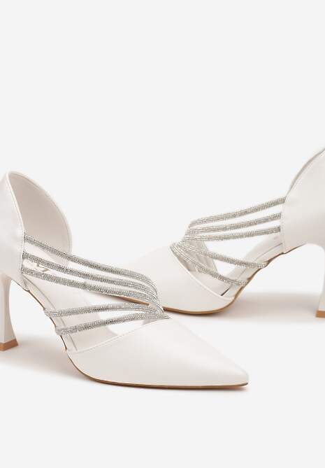 Białe Szpilki w Eleganckim Stylu Ozdobione Paskami z Cyrkonii Ettaisa