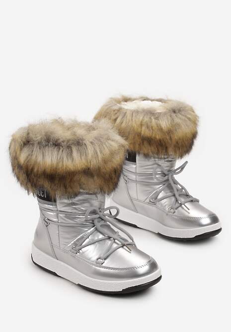 Srebrne Lakierowane Śniegowce Ozdobione Taśmą z Napisem i Futerkiem Altsie