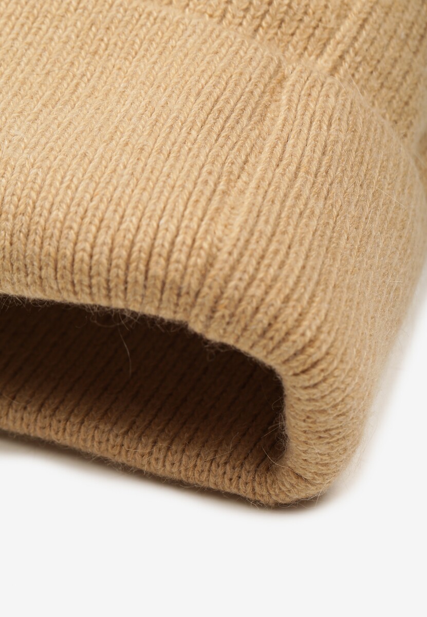 Beżowa Czapka Beanie z Dodatkiem Angory i Metaliczną Aplikacją Delathor