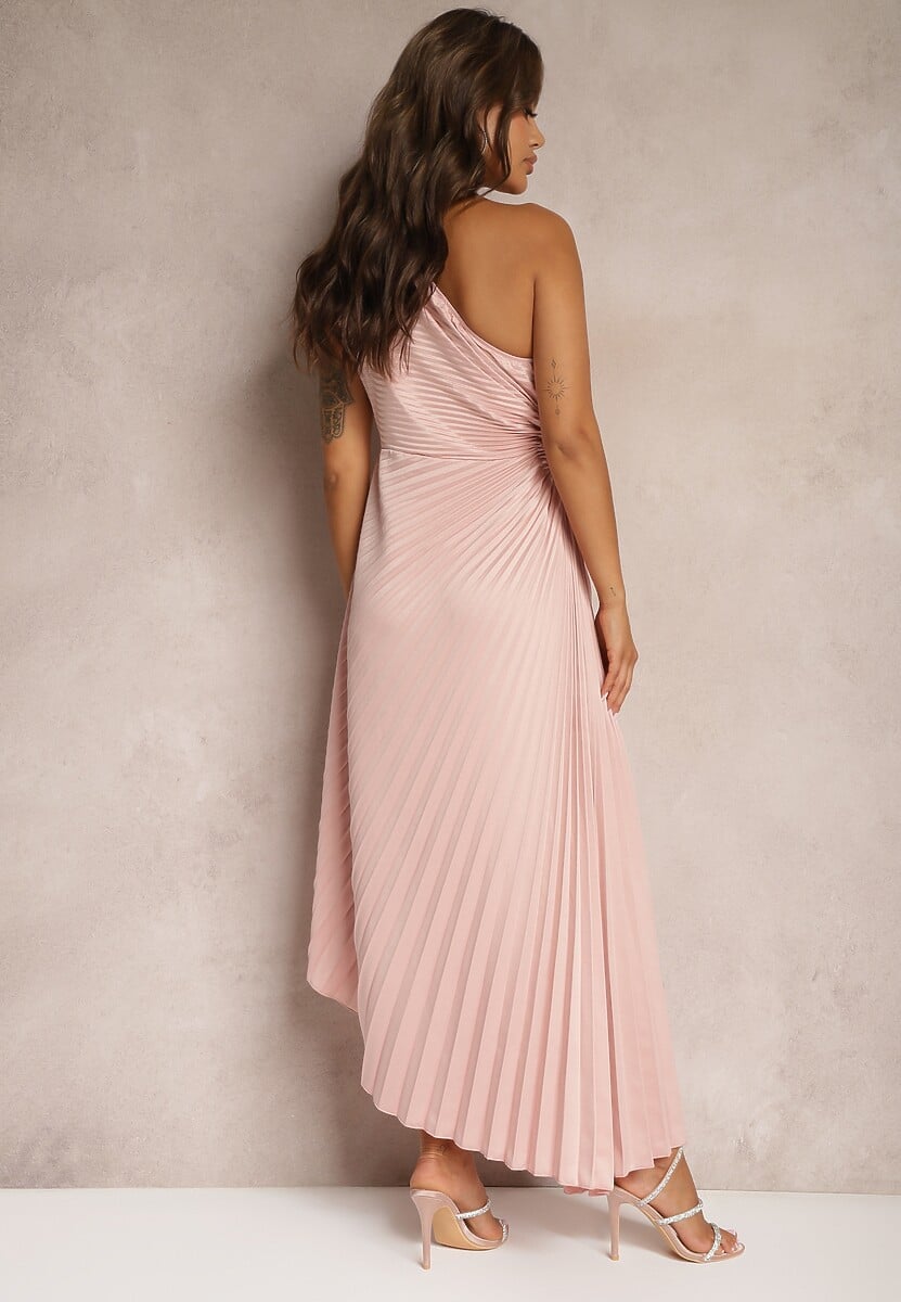 Różowa Asymetryczna Sukienka z Plisowanym Dołem i Aplikacją w Kształcie Kwiatu Fevima