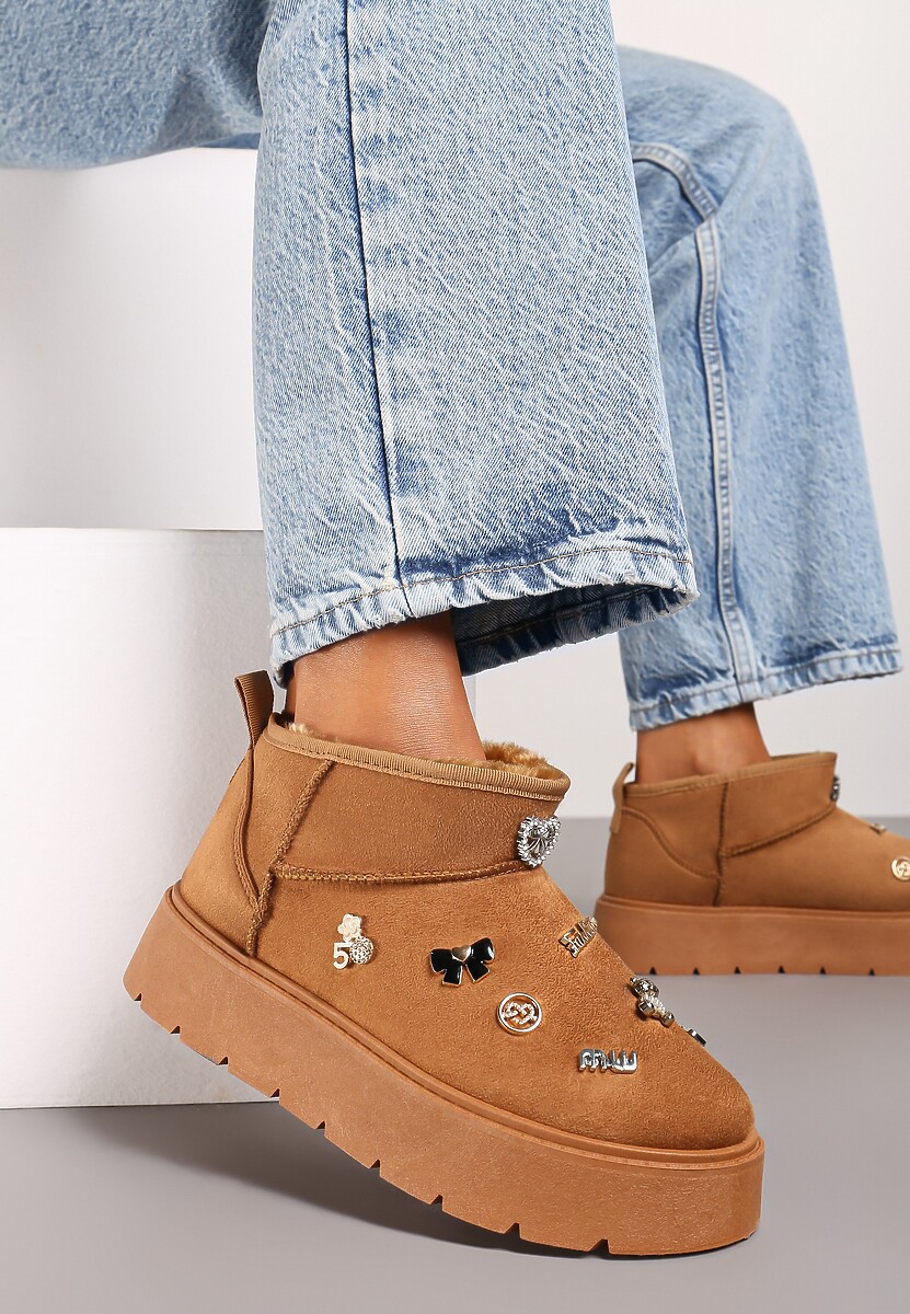 Brązowe Niskie Śniegowce na Niskiej Platformie Ozdobione Metalowymi Aplikacjami Melabelle