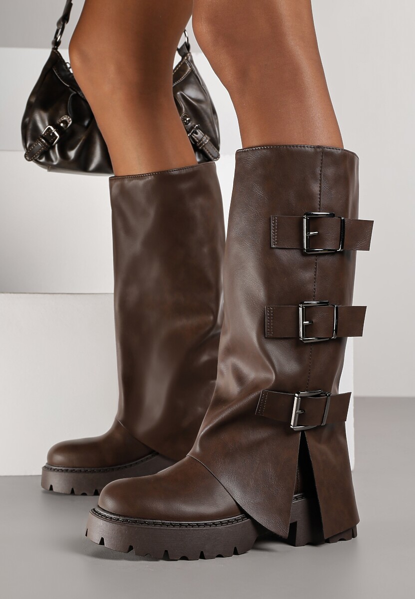 Ciemnobrązowe Kozaki VICES z Wywiniętą Cholewką Zdobioną Sprzączkami Anileria