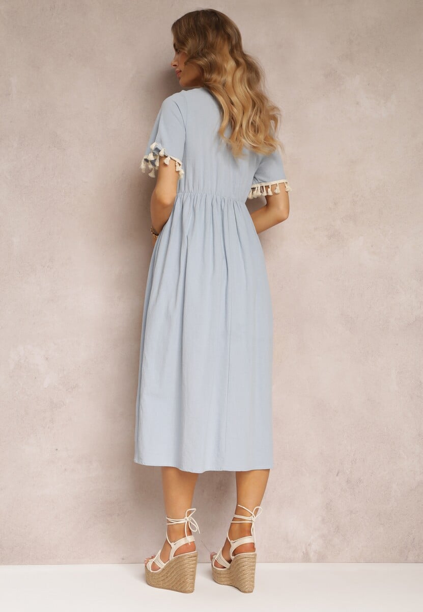 Niebieska Rozkloszowana Sukienka Midi z Gumką w Talii i Ozdobnym Dekoltem Shotomi