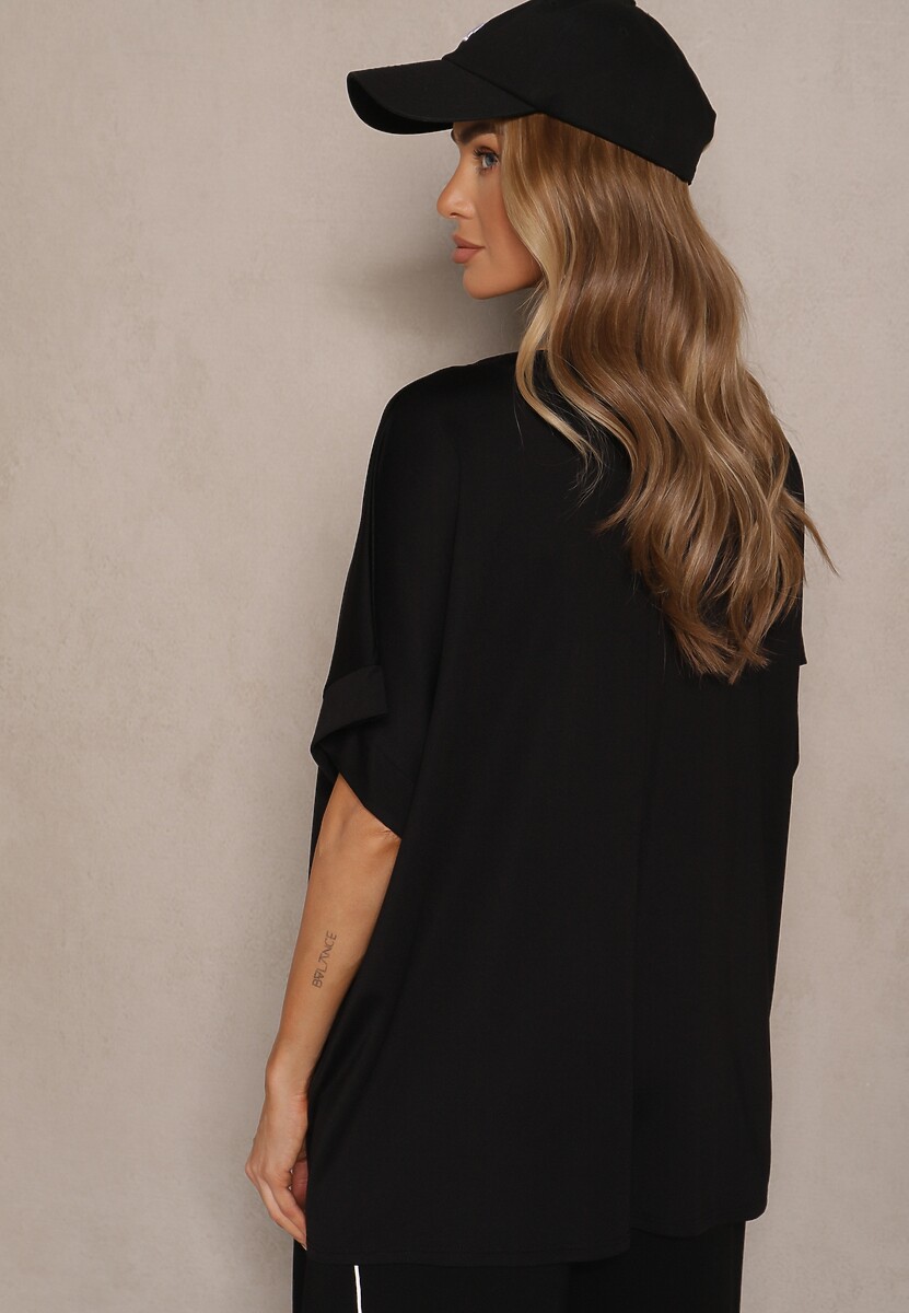 Czarny T-shirt z Wiskozą o Fasonie Nietoperza Tanalitha