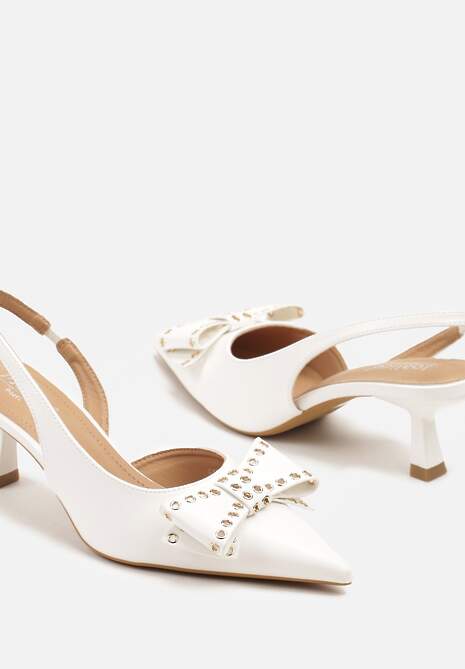 Białe Sandały Slingback na Kaczuszce Zdobione Kokardą z Nitami Rizonna
