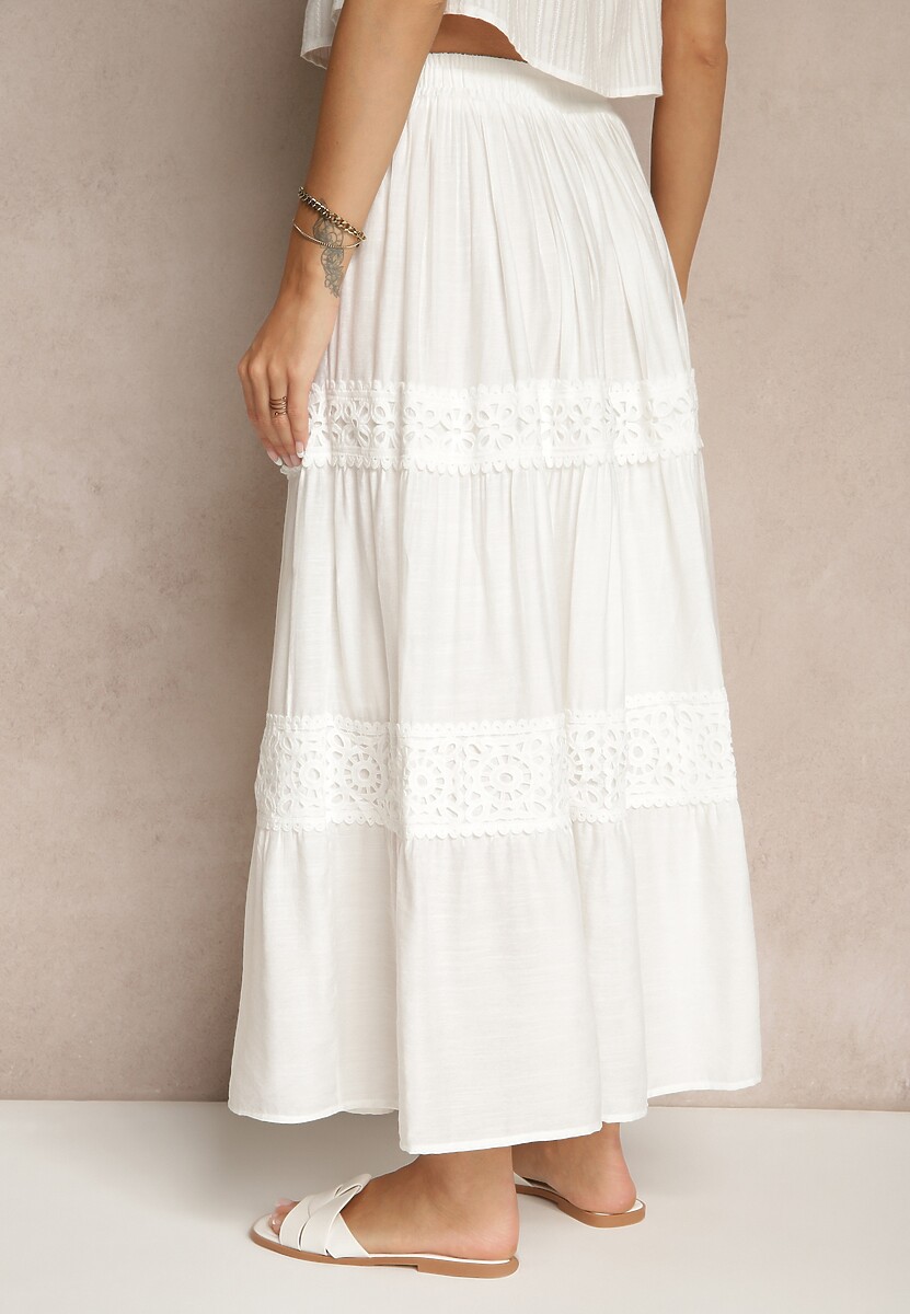 Biała Rozkloszowana Spódnica z Wiskozą Zdobiona Koronką Bannela