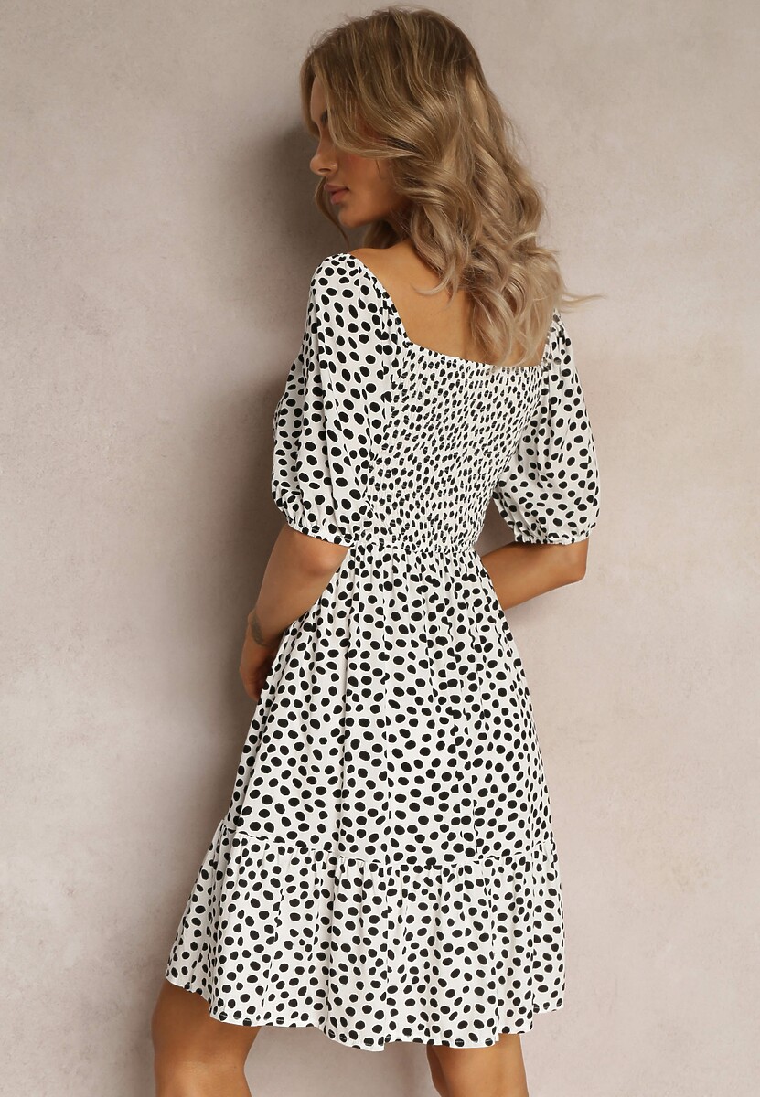 Biała Rozkloszowana Sukienka Mini w Kropki z Wiskozy Ozdobiona Falbanką Aulian