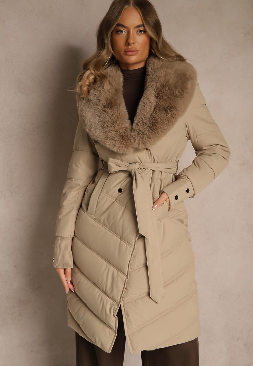 Beżowa Pikowana Kurtka o Eleganckim Kroju z Futerkiem i Wiązanym Paskiem Galinessa