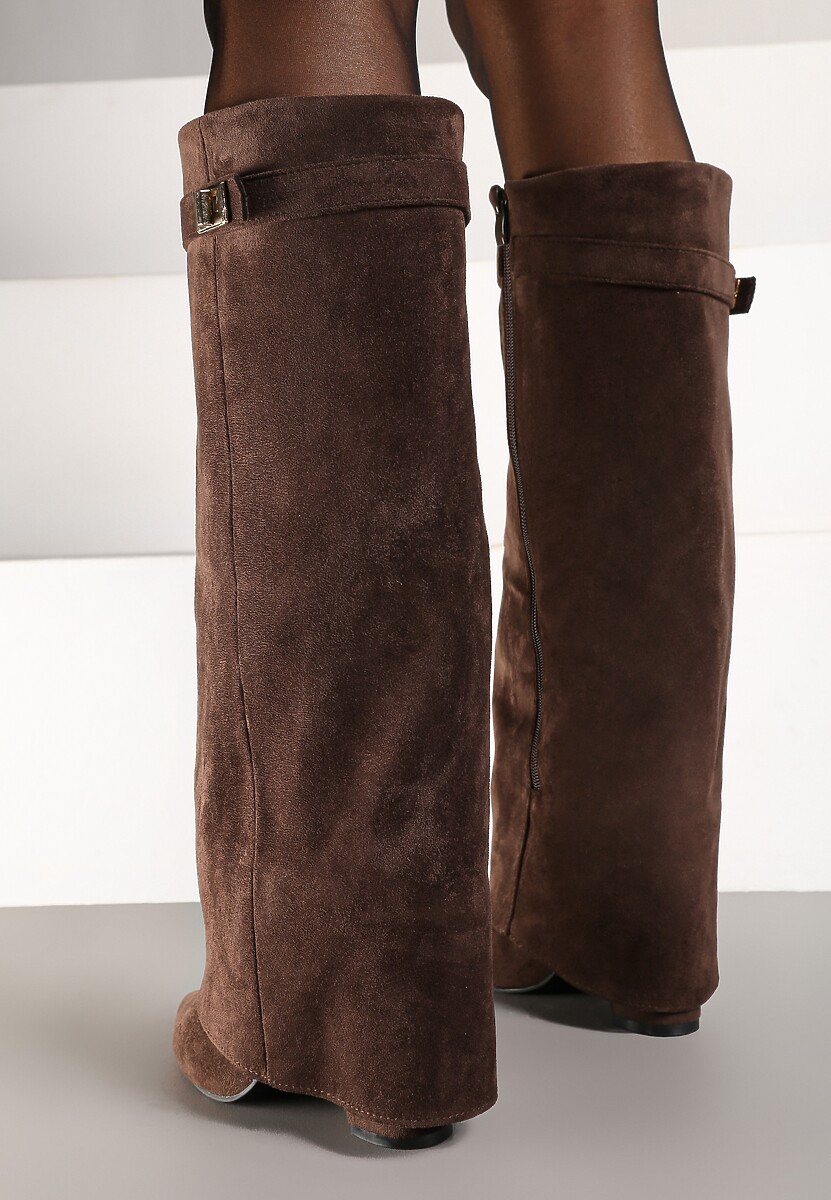 Brązowe Kozaki na Słupku z Wywiniętą Cholewką i Klamerką Upaxa