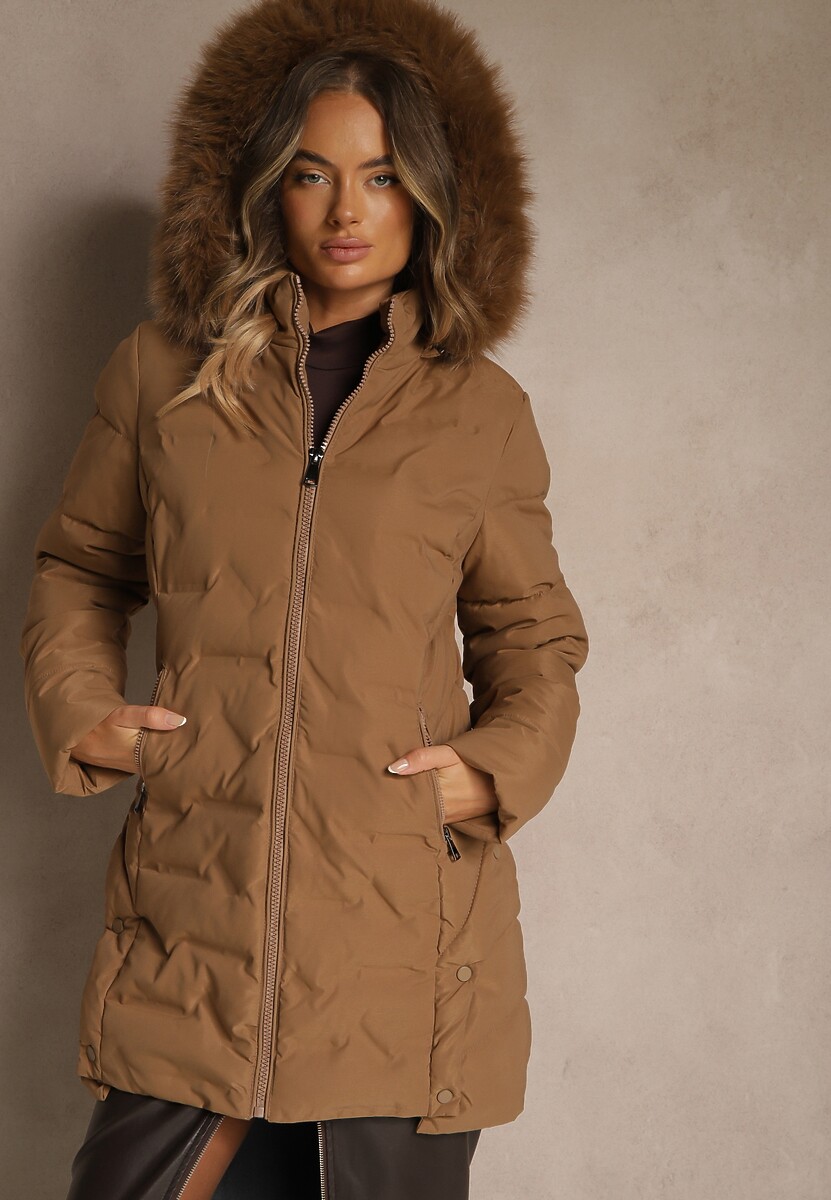 Czarna Pikowana Kurtka Puchowa z Kapturem z Futrem i Bocznymi Napami Zeniara