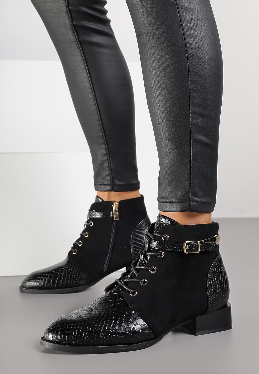 Czarne Botki Vices ze Wstawkami Imitującymi Skórę Węża i Sprzączką Gelrina