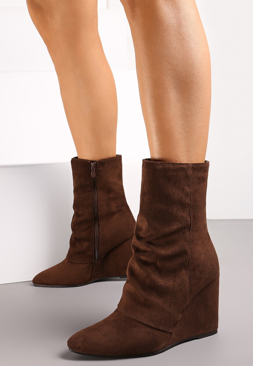 Ciemnobrązowe Kozaki na Koturnie ze Szpiczastym Noskiem Arwona