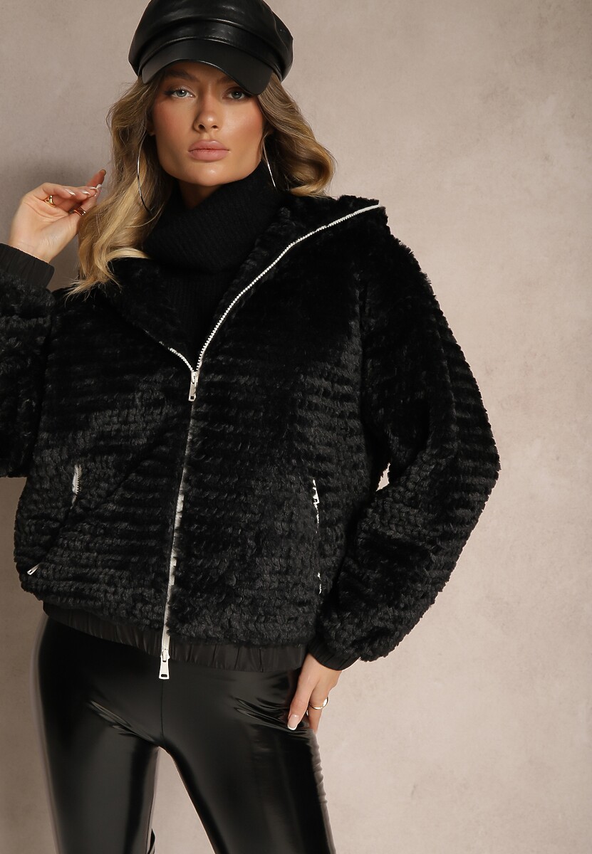 Czarna Kurtka z Futerkiem Kapturem i Ściągaczami Deolie