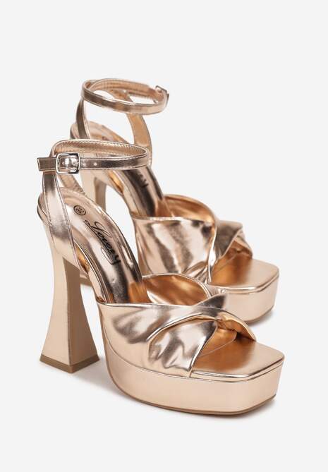 Szampańskie Sandały na Wysokim Słupku i Platformie z Ozdobnym Paskiem Rupina