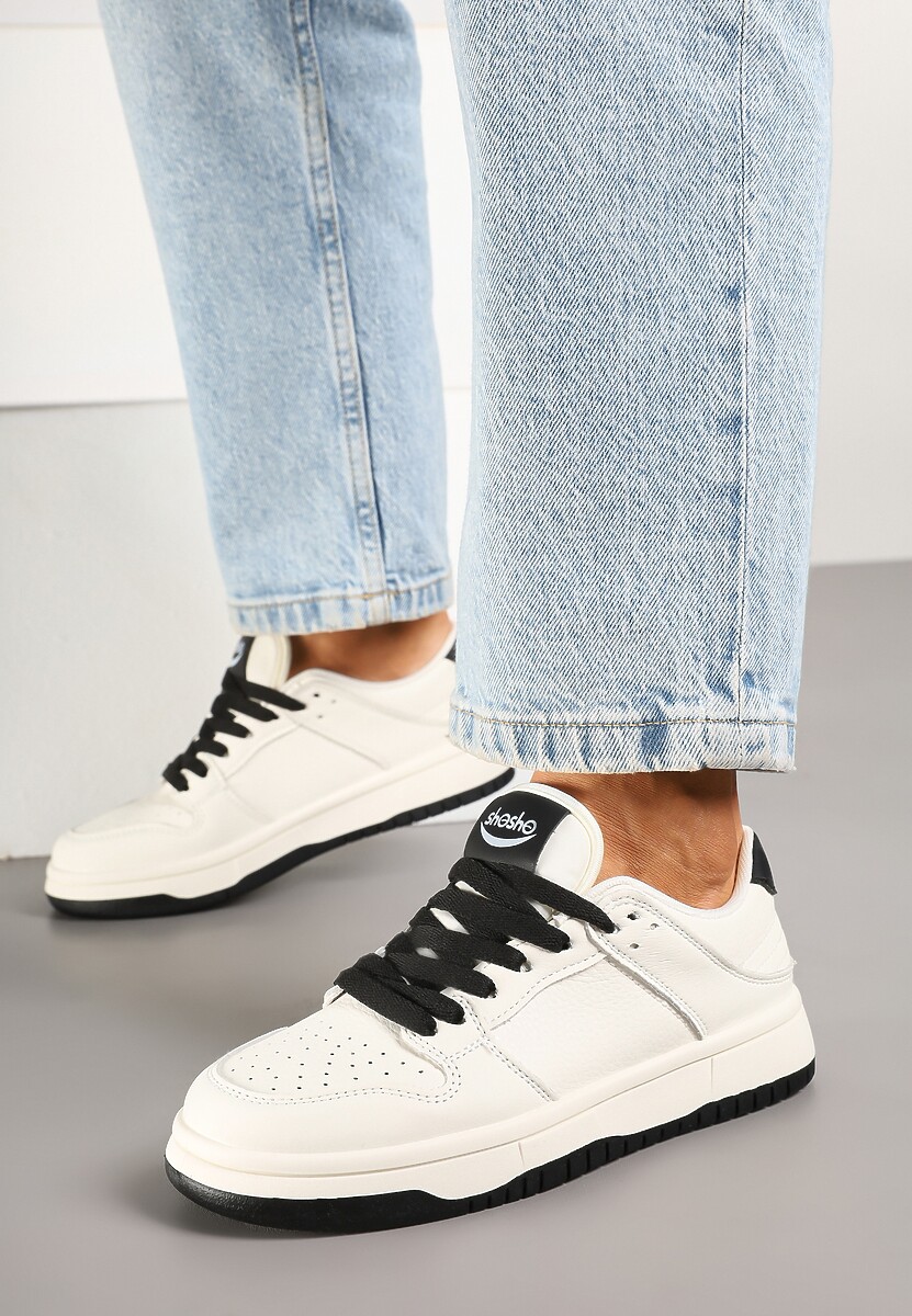 Beżowo-Czarne Sneakersy z Ozdobną Perforacją Anurttia