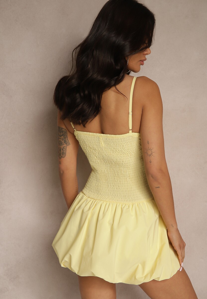 Żółta Sukienka Bombka z Podszewką Typu Szorty Ozdobiona Cyrkoniami Donellia