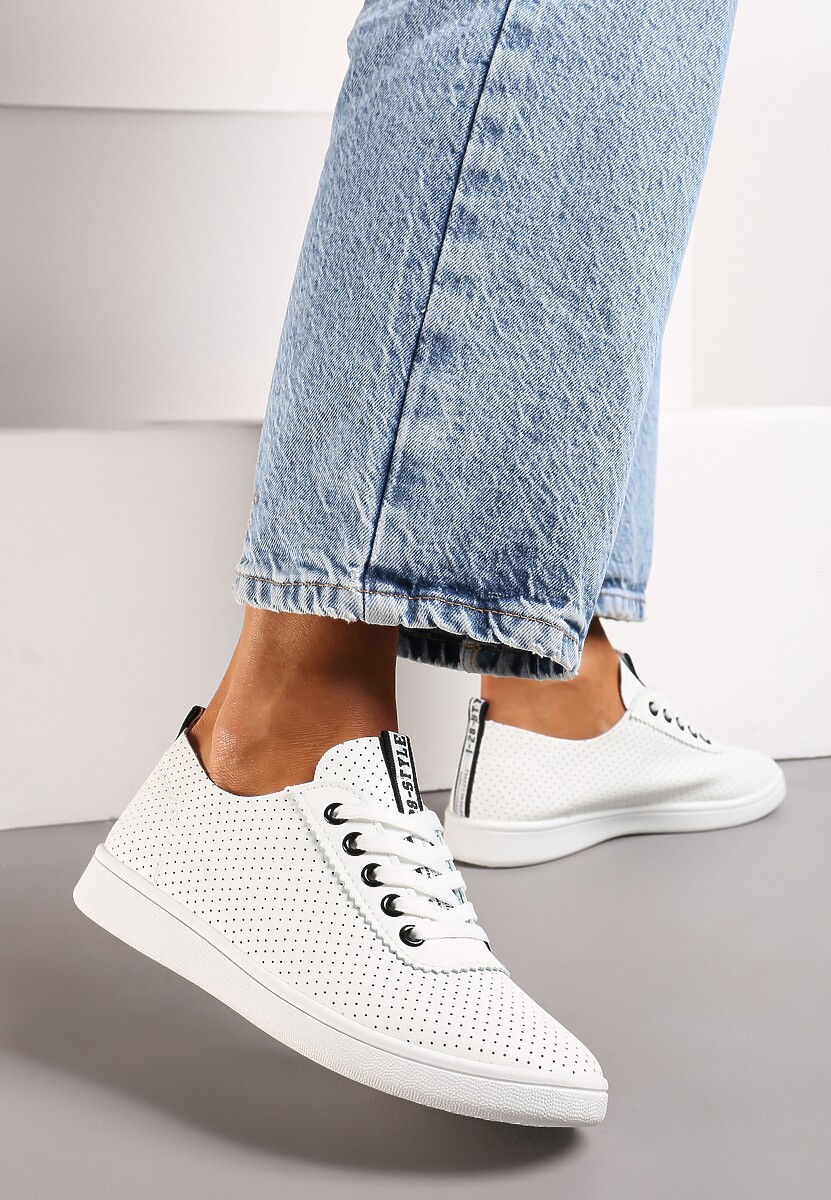 Biało-Czarne Tenisówki Ozdobione Taśmą z Napisem na Języku i Pięcie Cholewka z Perforacją Aelita