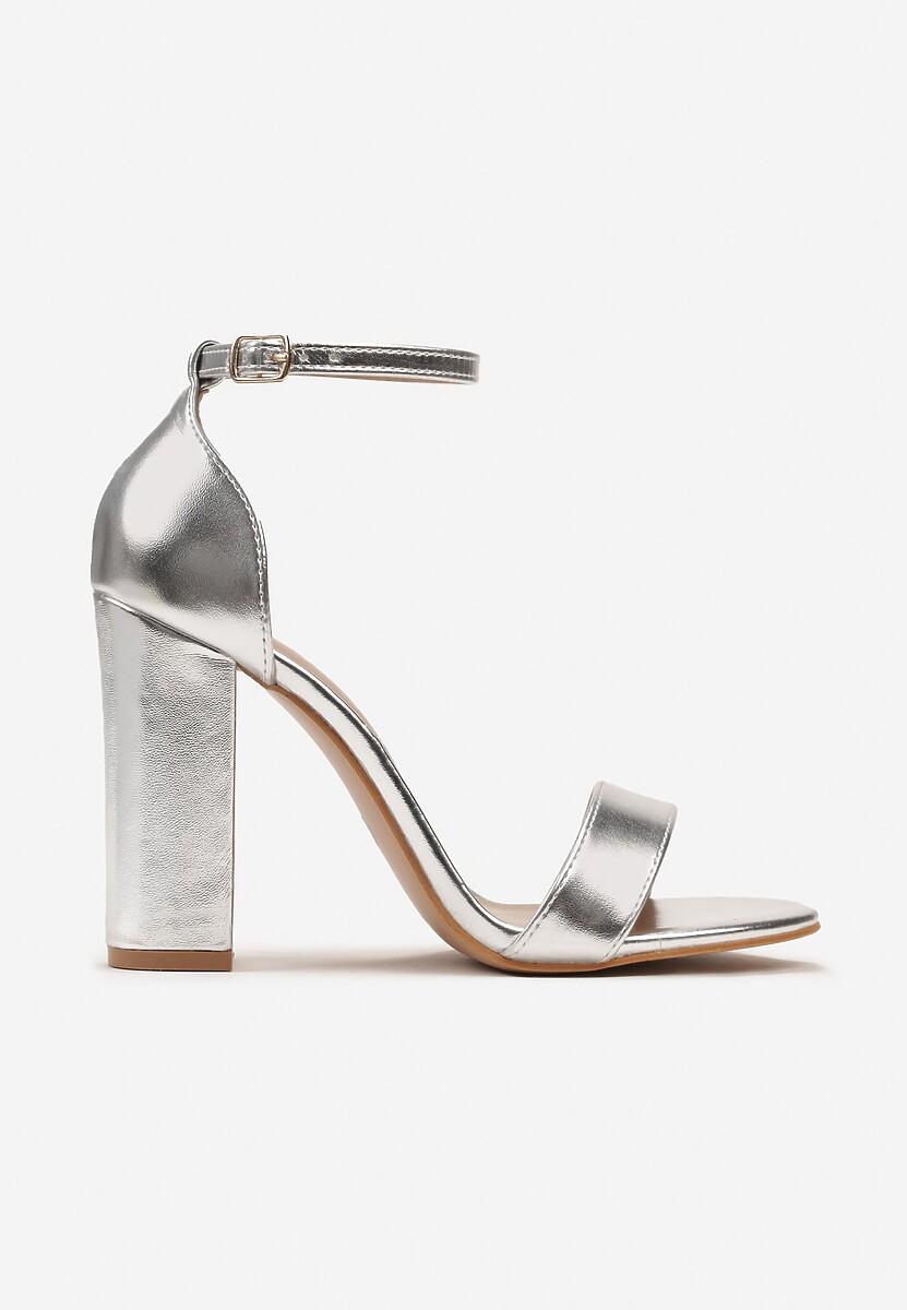 Srebrne Sandały z Kwadratowym Noskiem na Słupku Darcell