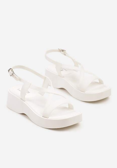Białe Sandały na Niskiej Platformie z Paskami w Kształcie X Nusialia