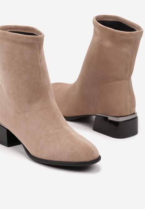 Beżowe Botki na Słupku Ozdobione Metalicznym Wykończeniem Irialan