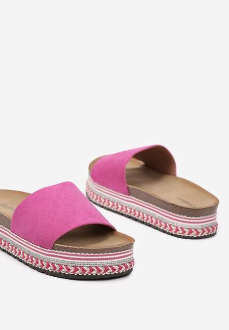 Fuksjowe Klapki na Grubej Podeszwie z Wkładką z Ekoskóry Ozdobione Metaliczną Nicią Manessi