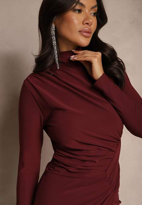 Bordowa Koktajlowa Sukienka Półgolf Ozdobiona Marszczeniami Emivelleth