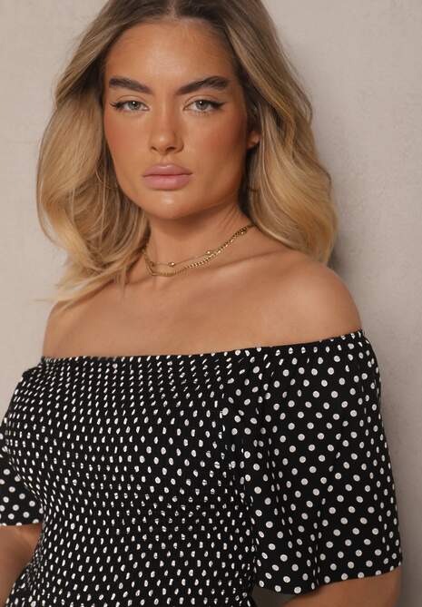 Czarna Bawełniana Sukienka o Rozkloszowanym Kroju Zdobiona Printem w Groszki Lisanovia