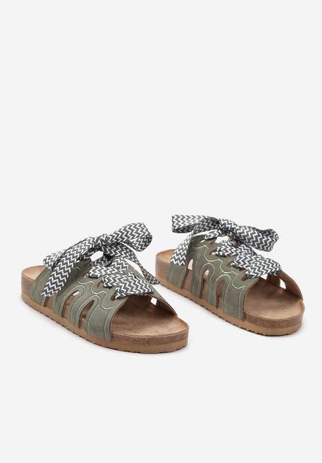 Zielone Klapki na Niskiej Platformie z Ozdobną Sznurówką Tribia