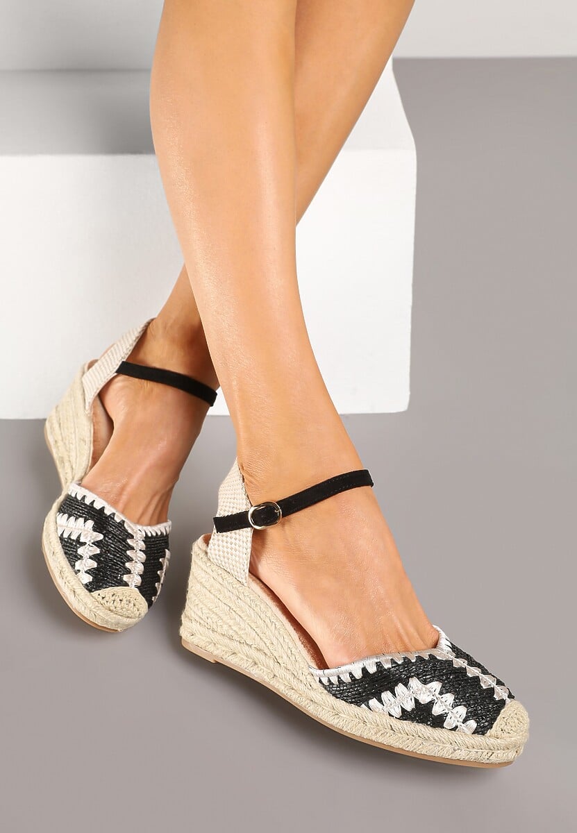 Czarne Sandały na Koturnie Ozdobione Plecionką Mleffia