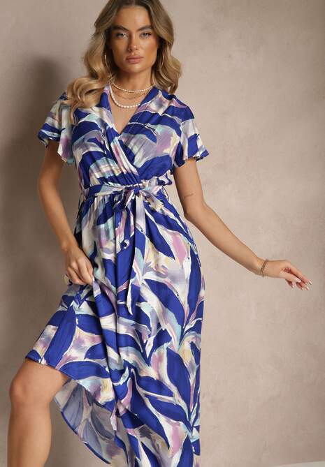 Niebieska Kopertowa Sukienka z Wiskozy z Wiązanym Paskiem w Roślinny Print Arivane