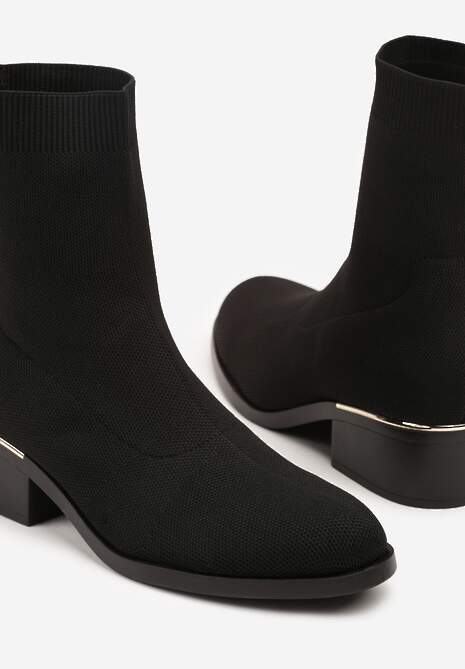 Czarne Skarpetkowe Botki na Niskim Obcasie z Metaliczną Aplikacją Ezrivess