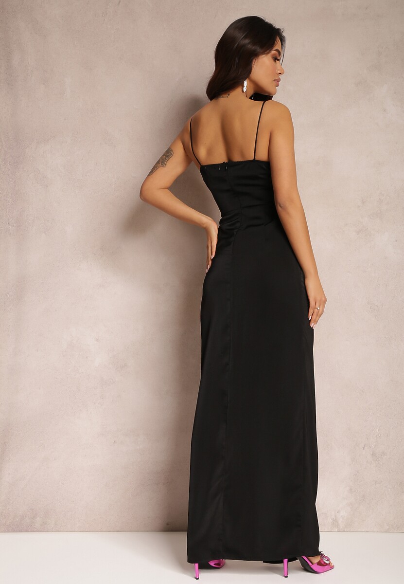 Czarna Satynowa Sukienka z Marszczeniem i Rozcięciem na Dole Zhemah