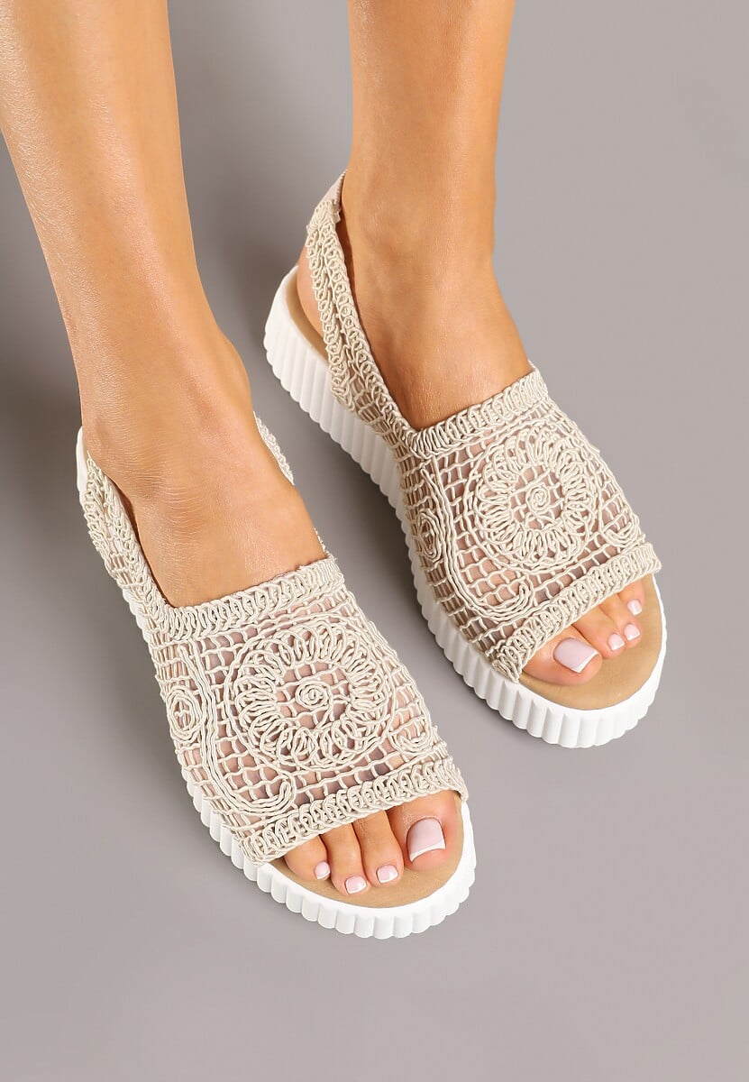 Beżowe Ażurowe Sandały na Grubej Podeszwie z Tłoczeniami Tanarila