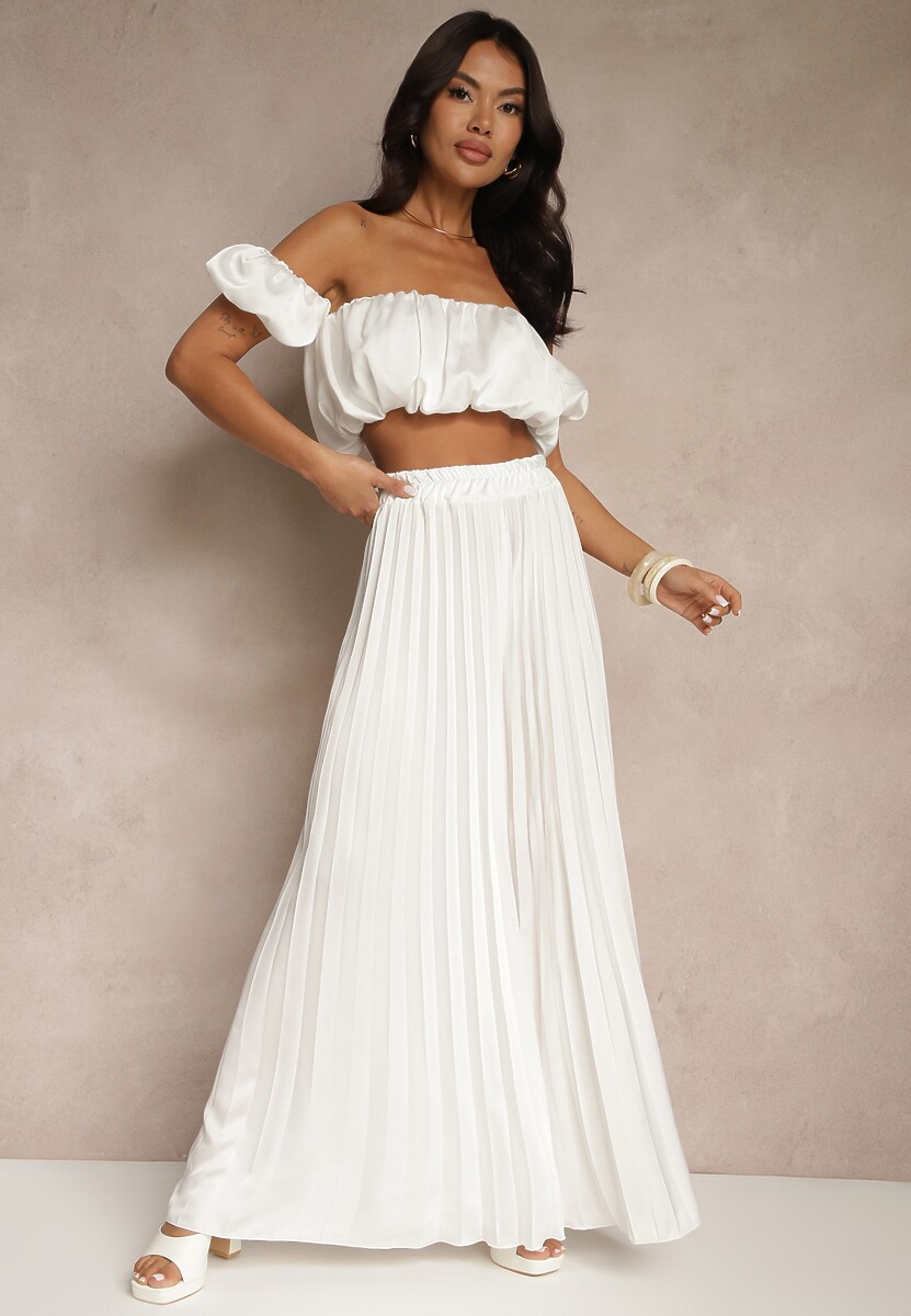 Biały Satynowy Komplet Bufiasta Bluzka Typu Hiszpanka i Spodnie z Plisami Mevisaura